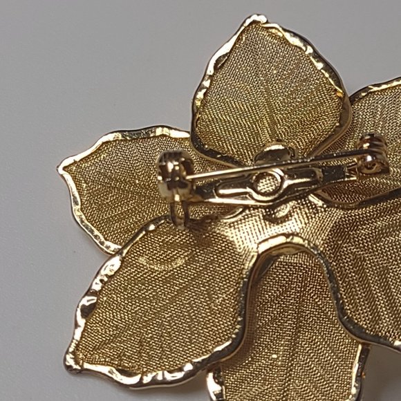 Lightweight Gold Tone Metal Mesh Rose Brooch - Picture 9 of 16